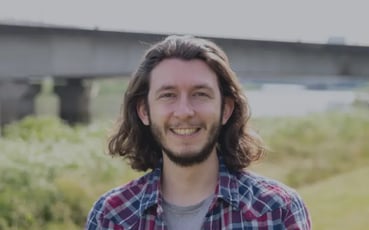 Arthur, devenu développeur web PHP/SYMFONY à Nantes après une reconversion