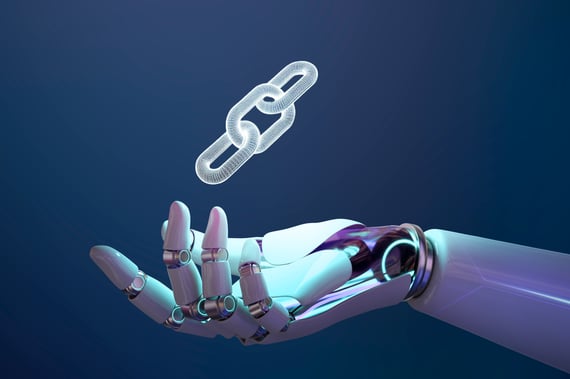 Trois maillons de chaine situés au dessus d'une main ouverte d'un robot blanc symbolisant l'agent langchain et l'automatisation du processus