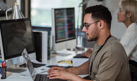 Reconversion dans l'informatique : 3 conseils clés