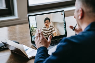 Pourquoi les startups de la tech recrutent des profils en reconversion